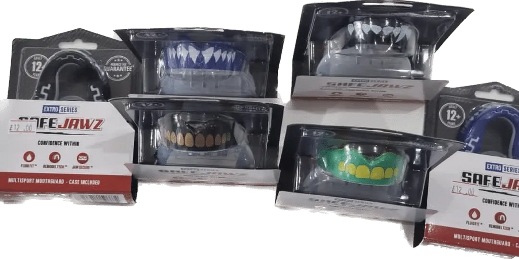 Proamboxinguk Safejawz Extro Series boxing gumshield in black, with secure fit and durable design for boxing training and matches.