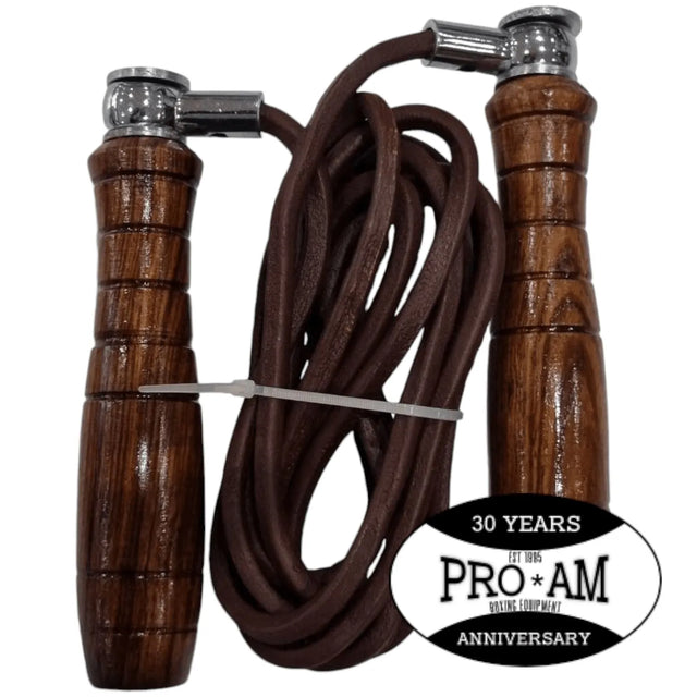Pro-Am Leather Skipping Rope for boxing training by Proamboxinguk, featuring durable leather handles and a nylon rope.